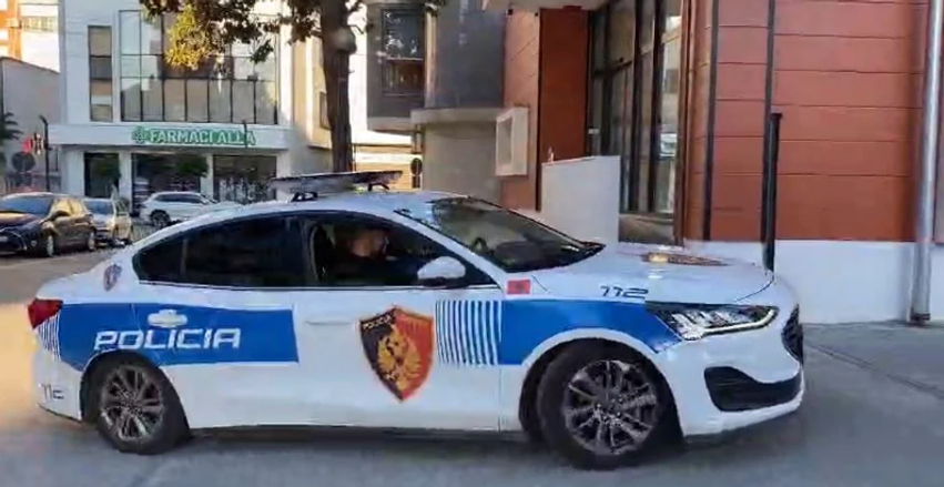 Detajet e reja nga grabitja në bankën e nivelit të dytë  autori mori 50 milionë lekë  Dyshohet për një bashkëpunëtor brenda bankës