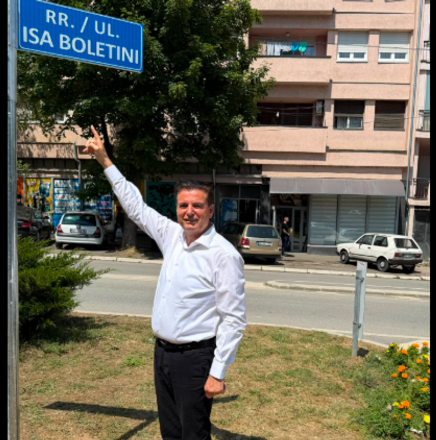 Agim Bahtiri mbështet Pacollin për vendosjen e tabelave në veri të Mitrovicës    godet  Buzhalën  Le të tregojë rolin e tij atje