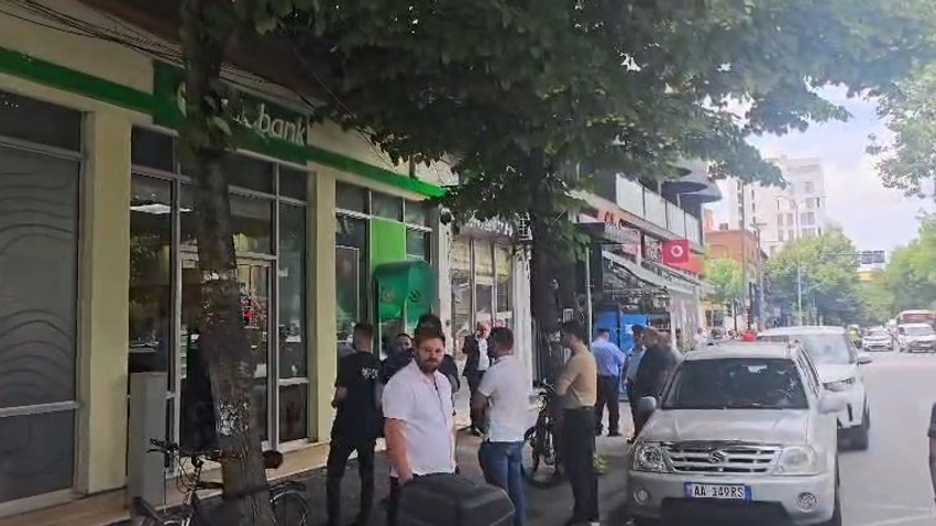 Grabitja e OTP Bank  policia arreston rojen  Nuk neutralizoi autorin  Ja shuma e parave që u vodh