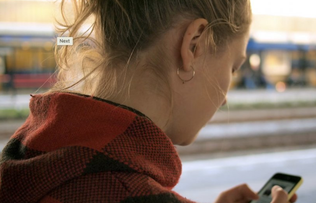 Telefoni ul besimin tek të tjerët