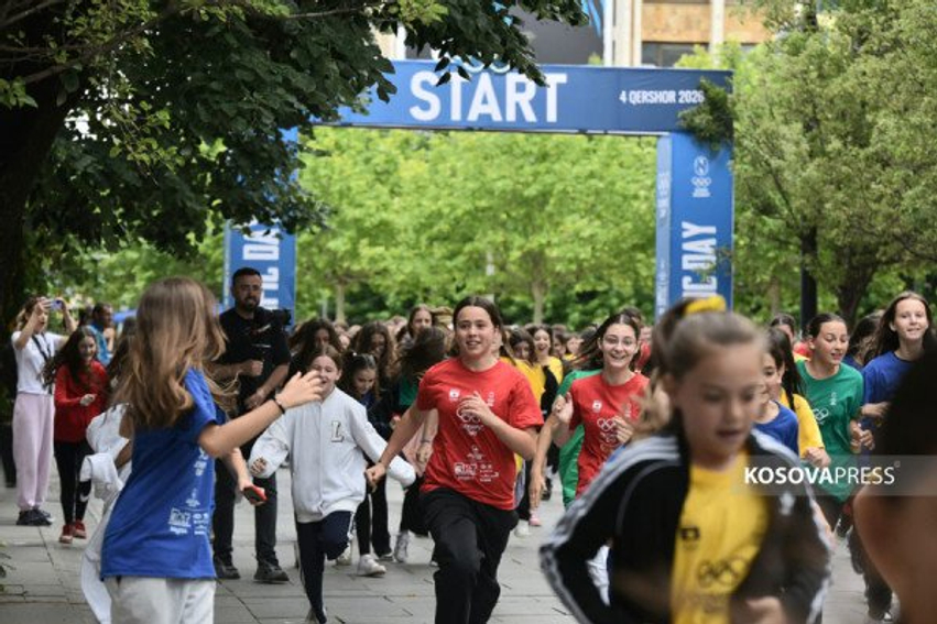 Mbi njëmijë fëmijë vrapojnë për Ditën Olimpike në Prishtinë