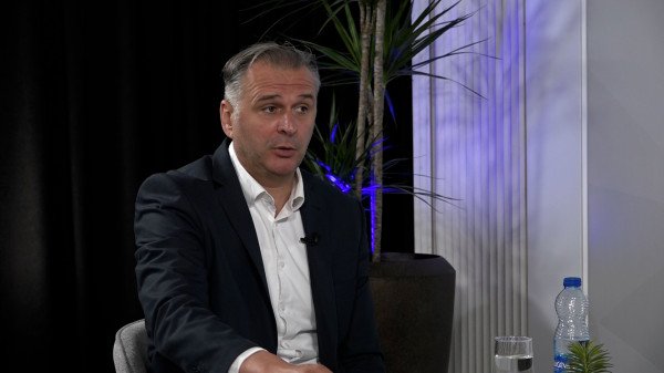​Bajqinovci: Serbët nuk do të marrin shtetësi, opozita po bullizon me “vaden” e Lupçit