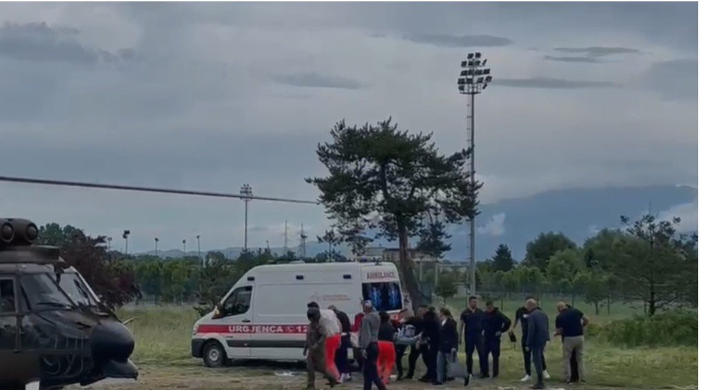 U plagos gjatë aksionit në Maliq, mjekët e Traumës: Efektivi është intubuar dhe do t’i nënshtrohet operacionit, ja si paraqitet gjendja