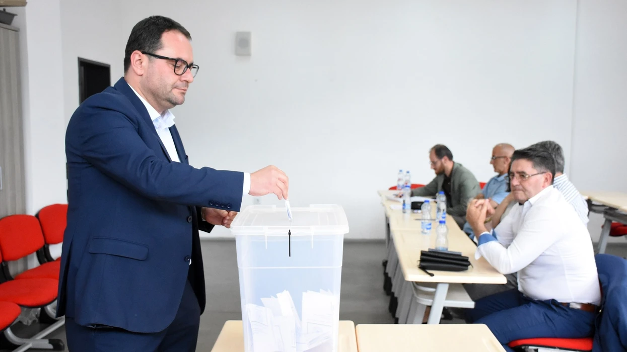 Kushtrim Ahmeti zgjidhet rektor i Universitetit të Tetovës