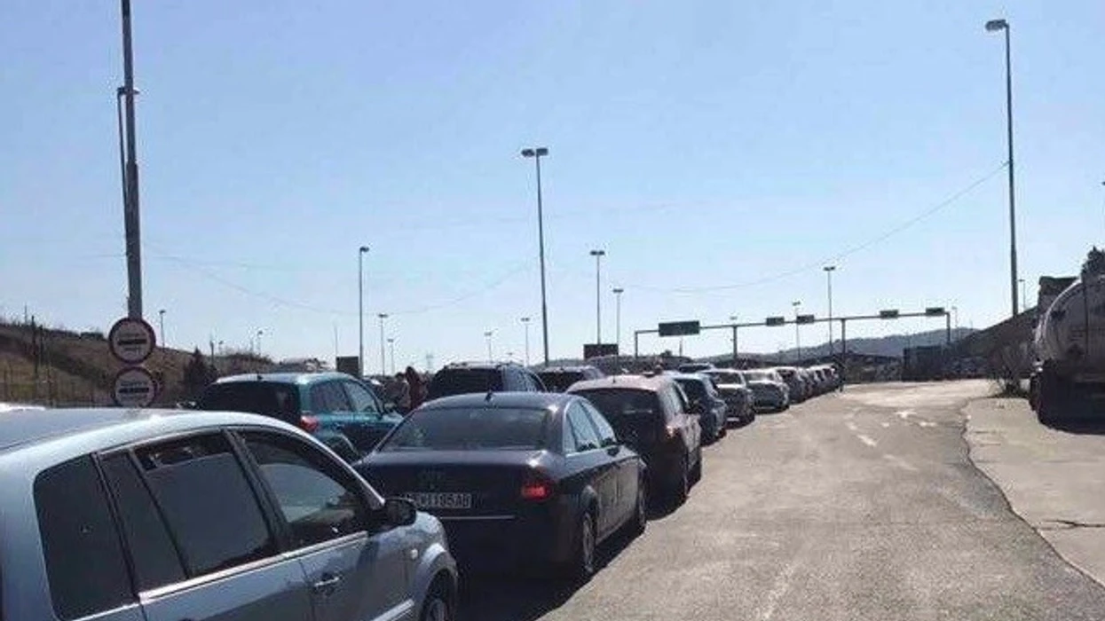 Nëse ka rradhë të gjata në kufi, sistemi EES në Greqi mund të funksionojë përkohësisht pa marrë të dhëna biometrike