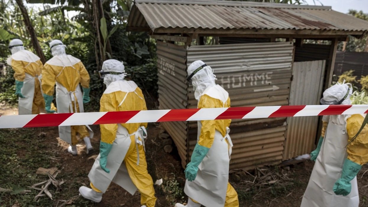 OBSH kërkon 518 milionë dollarë për të frenuar shpërthimin e Ebolës