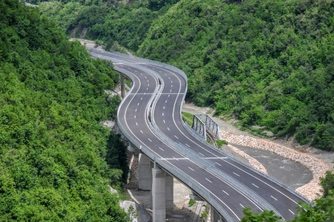 Sot do të mbyllet përkohësisht një korsi e autostradës “Arbën Xhaferi”