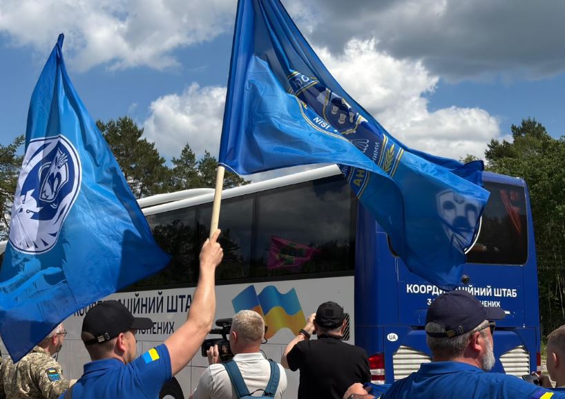 Rusia dhe Ukraina lirojnë 185 të burgosur lufte