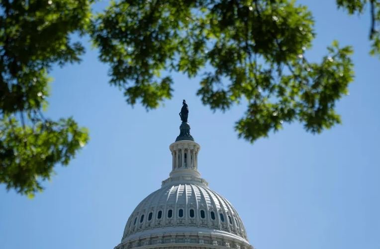 Kongresi amerikan miraton dy projektligje