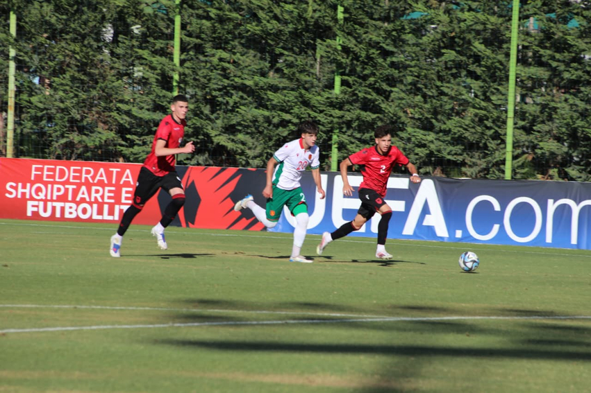 kombetarja-u-16-luan-ndeshjen-e-pare-miqesore-me-bullgarine-ne-shtepine-e-futbollit