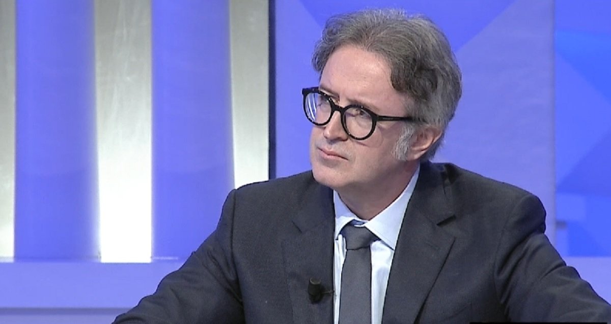 “Misioni i qeverisë, ndarja e Shqipërisë! Autokracia funksionin me oligarkinë”, “shpërthen” deputeti i PD, thirrje qytetarëve: Protestoni!