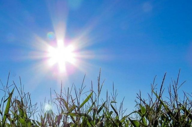 Moti në fundjavë, IHK rekomandon shmangien e ekspozimit në diell gjatë orëve të mesditës