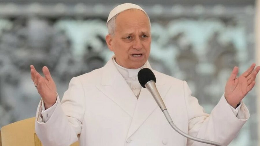 Vizita në Spanjë, Papa thirrje për paqe: Lufta nuk ndalet me më shumë dhunë
