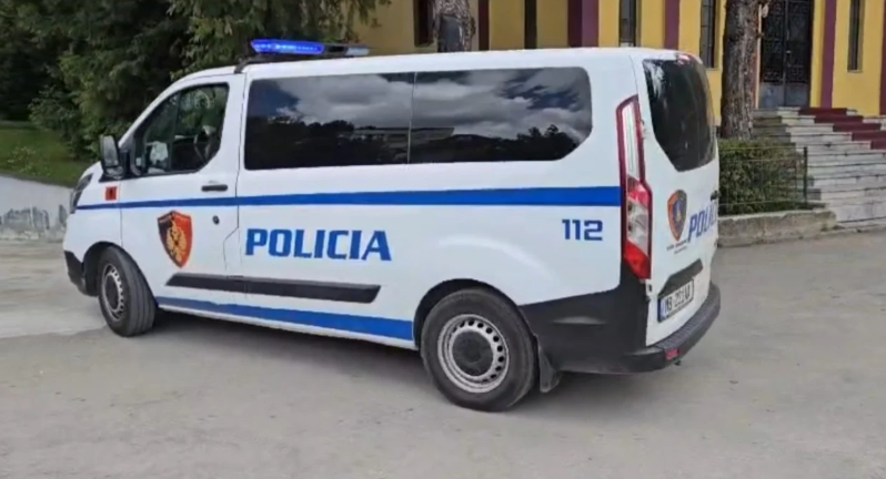 Dhunoi me grushte e shkelma një shtetas dhe i shkaktoi plagë të rënda, arrestohet 31-vjeçari në Kolonjë