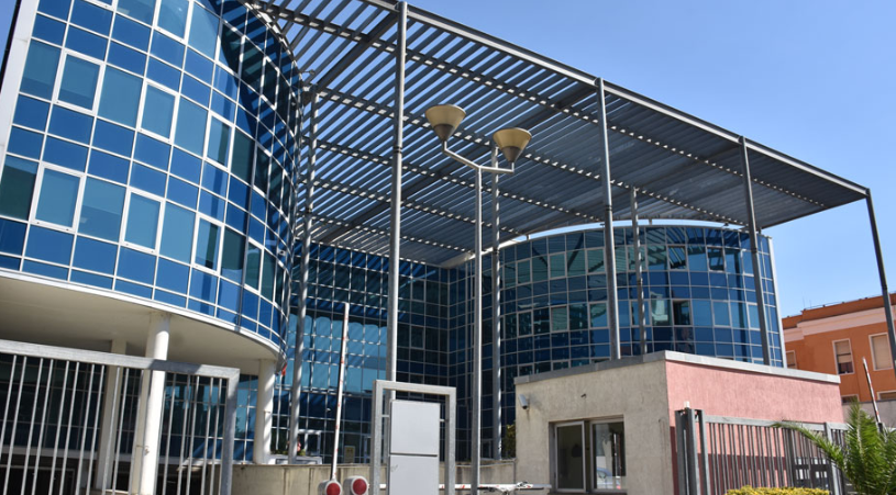 Zhvatën klientët/ Gjykata e Tiranës lë në burg drejtorin e degës së UBA Bank, detyrim paraqitje për të tjerët
