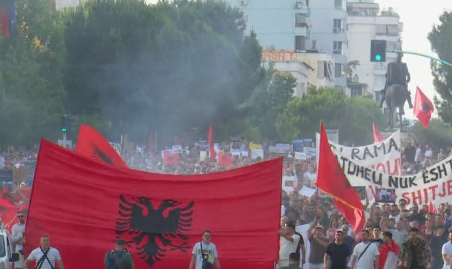 Nis protesta e 7-të në Tiranë kundër projektit të Zvërnecit 
