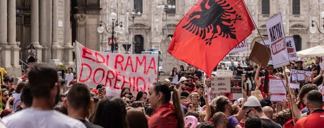 Protestat për Zvërnecin shpërthejnë edhe në Milano 
