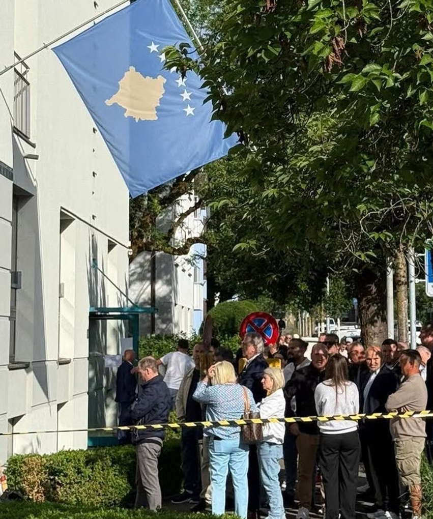 Mërgata shqiptare në Cyrih i përgjigjet zgjedhjeve parlamentare në Kosovë me mbi 84   pjesëmarrje