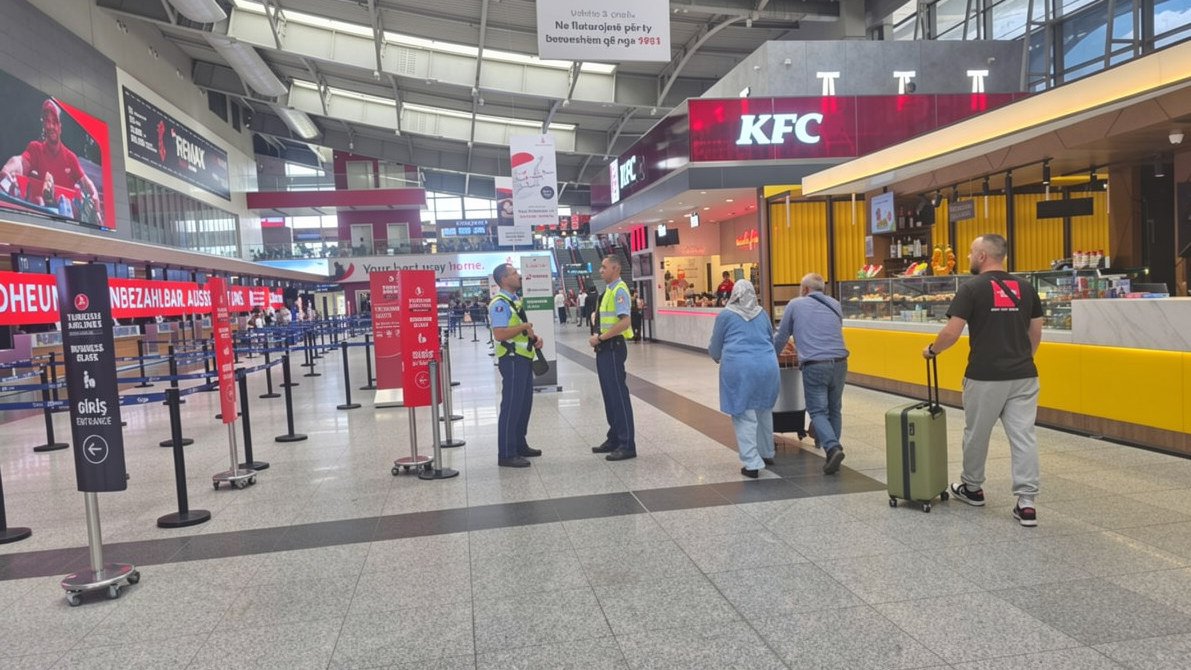 Siguri e shtuar në Aeroportin e Prishtinës një ditë para zgjedhjeve
