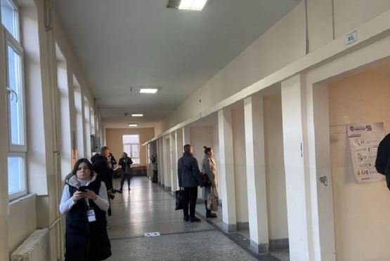 Nis votimi në jug dhe veri të Mitrovicës