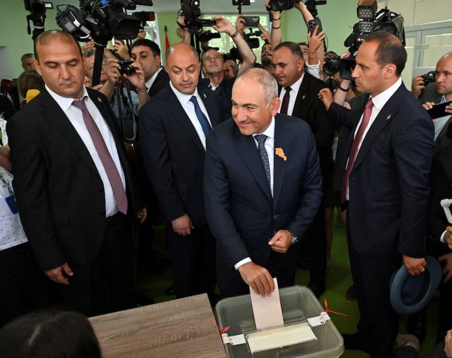 Armenët votojnë me përpjekjet për paqe dhe Rusinë në fokus