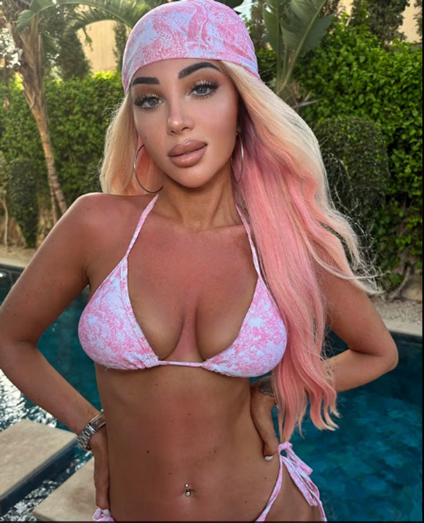 Tulisa shfaqet me pamje të re dhe bikini provokuese