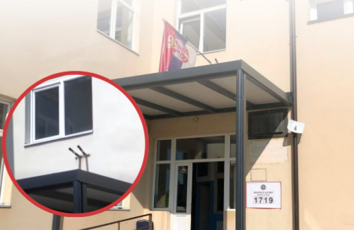 Largohet flamuri serb nga qendra e votimit në Gorazhdec të Pejës