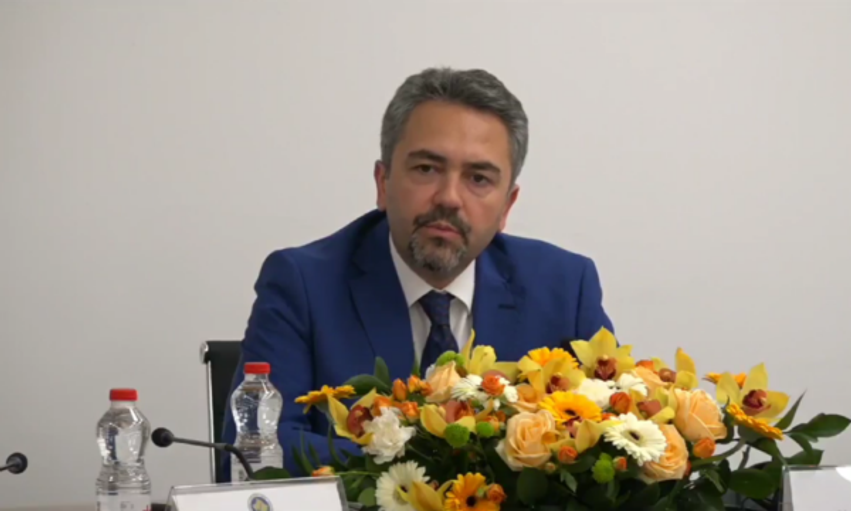 Radoniqi  Mua s më është fshirë ngjyra në gisht  s besoj që do të ketë përpjekje për votim të dyfishtë