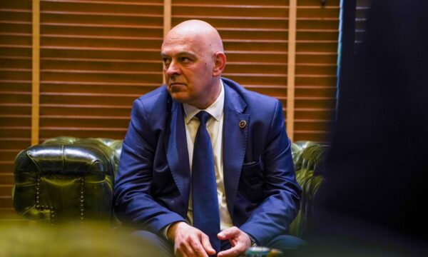 Gjini falënderon qytetarët, kërkon nga komsionerët të jenë korrekt në numërim