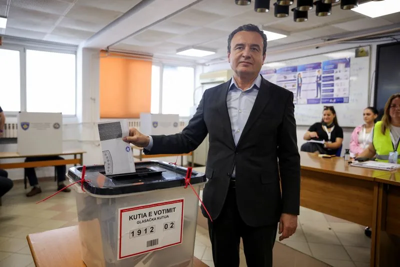 PIPOS: LVV-ja prin me 42 për qind, pasojnë PDK-ja me 21 dhe LDK-ja me 17 për qind