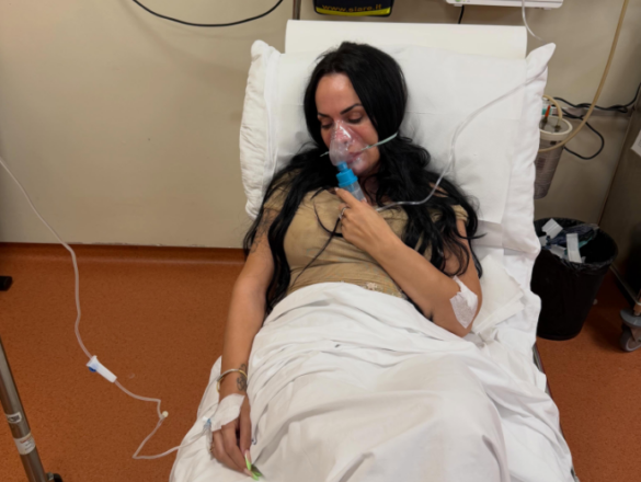 Eli Malaj përfundon në spital, anulon performancën
