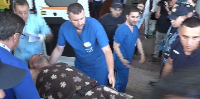 Vrau policin, plagosi një tjetër, Violand Braçellarit i komunikohet “arresti me burg” nga spitali i Traumës