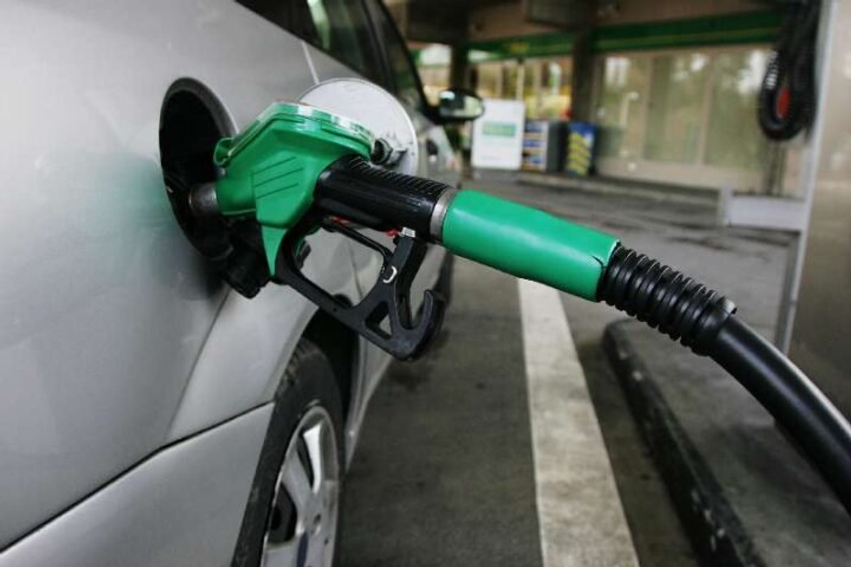 Caktohen çmimet e derivateve për sot  ja sa do të kushtojnë nafta dhe benzina