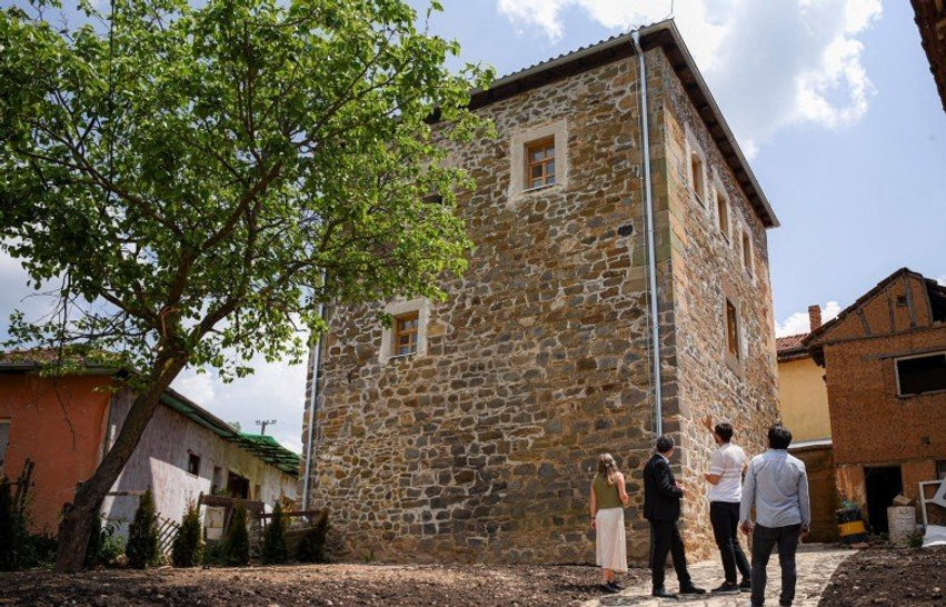 Miratohet plani i menaxhimit për Qendrën Historike të Janjevës