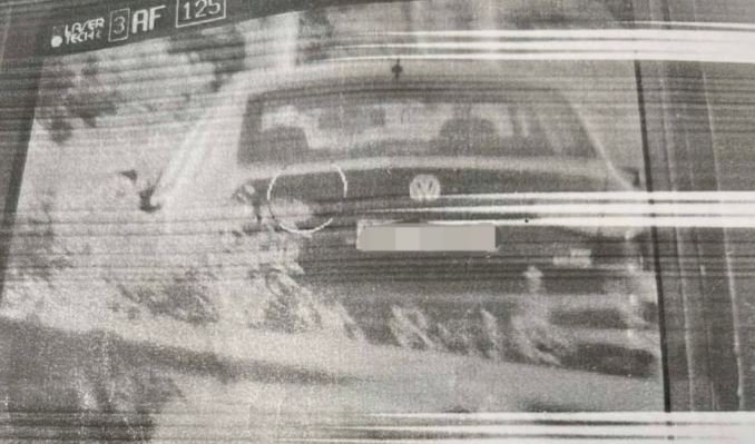 Shoferi mitrovicas gjobitet me 300 euro, tejkaloi shpejtësinë më shumë se dyfishi i lejuar