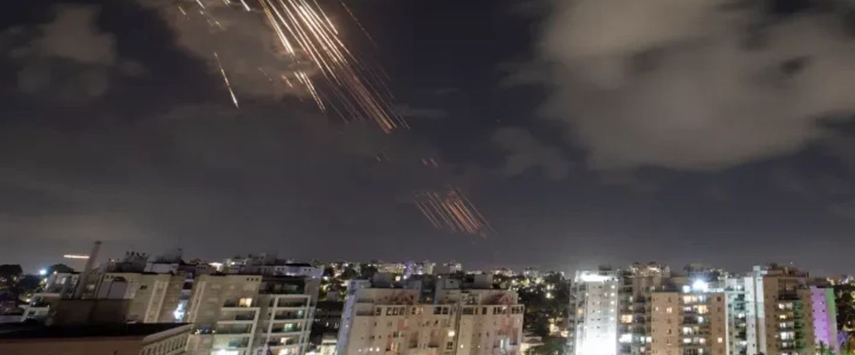Zyrtari amerikan thotë se SHBA-të nuk i kanë interceptuar raketat iraniane të qëlluara drejt Izraelit