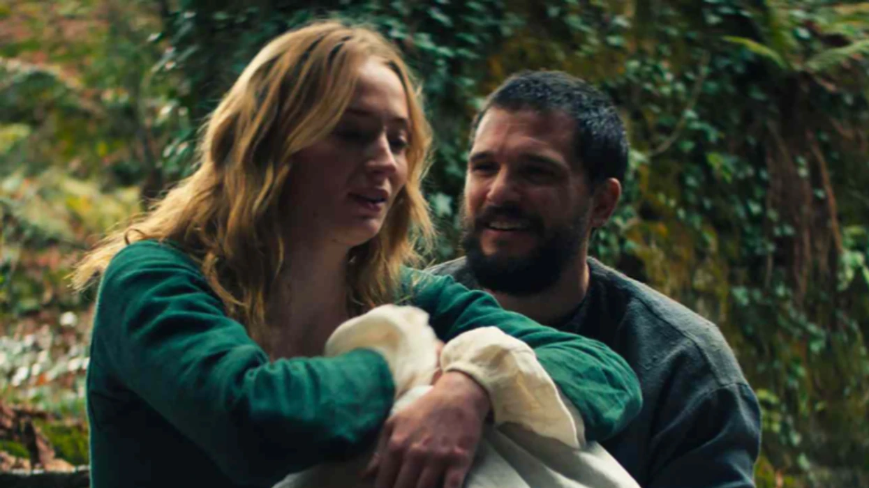 Kit Harington: Xhirimi i skenave intime me Sophie Turner ishte i pakëndshëm