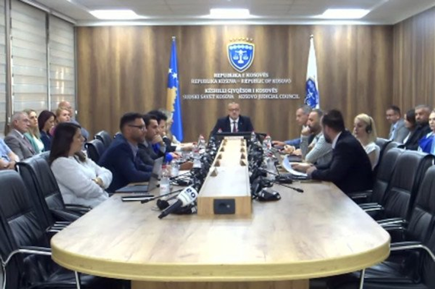 12 gjyqtarë ia mësyjnë pozitës për anëtarë në KGJK