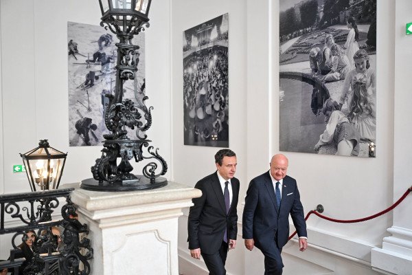 Kancelari austriak për takimin me Kurtin: Të tejkalohet kriza politike, të bëhet progres në dialog