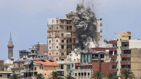 BBC: ​Sulmet ajrore izraelite godasin qytetin libanez të Tiros, pavarësisht paralajmërimit iranian për të ndaluar sulmet
