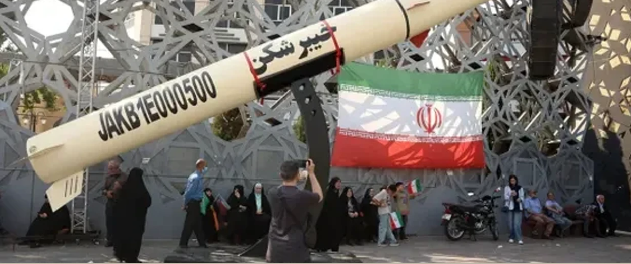 Dy anëtarë të ushtrisë iraniane u vranë në sulmin izraelit dje, thonë mediat shtetërore