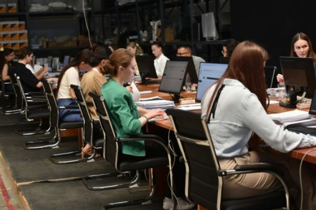 Nis procesi i numërimit të pakove me fletëvotime nga votimi me postë jashtë Kosovës