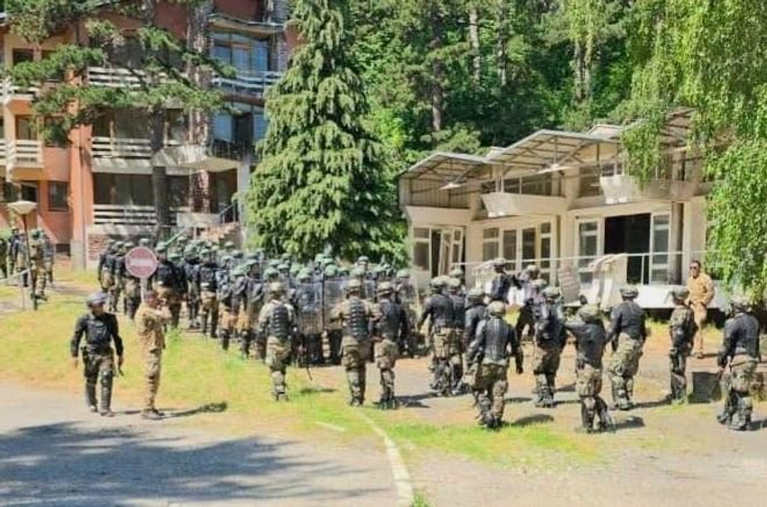 forcat-tokesore-te-shqiperise-dhe-trupat-italiane-zhvillojne-stervitje-te-perbashket-ne-peje-ne-kuader-te-kfor-it