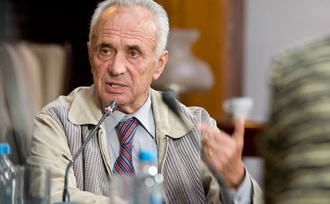 Hajredini: Sllaveski “dëshiron të shesë politikë dhe t’i bëjë nder Qeverisë”