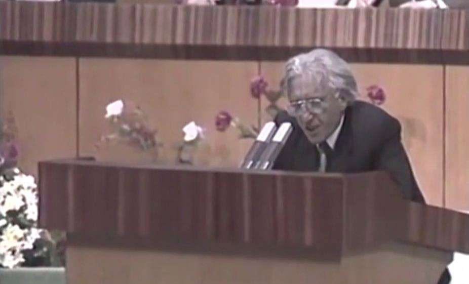 Mustafa publikon fjalimin e Dritëro Agollit që “lakuriqësoi” Partinë e Punës