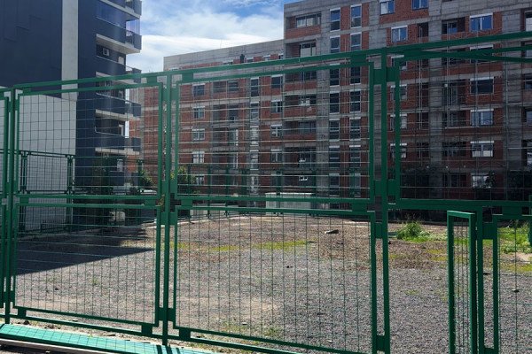​Mungesa e fushës sportive në shkollën 