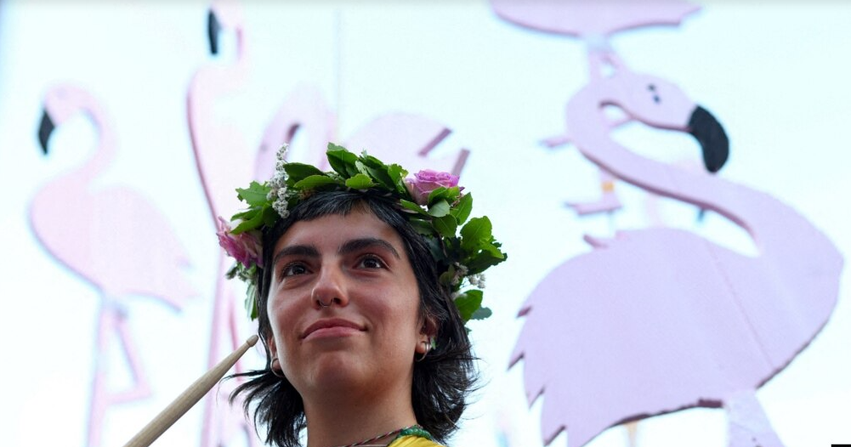 lufte-e-ashper-fjalesh-per-flamingot-care-rrezikon-shqiperia