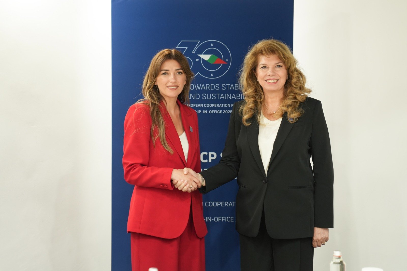 U.D. Presidentja Haxhiu takoi Presidenten e Bullgarisë, Iliana Iotova, në margjina të Samitit të SEECP-së në Sofje
