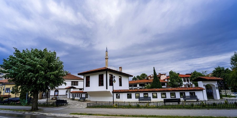 “Triumfi i Kombit”:Sot me 10 Qershor , me rastin e 148 Vjetorit të Lidhjes Shqiptare të Prizrenit, protestuesit: Rinia, studentët dhe elita qytetare ftojnë gjithë shqiptarët në protestë   