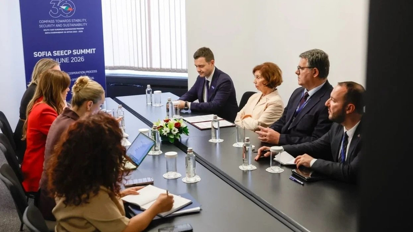 Siljanovska Davkova  Vlerësojmë progresin e Kosovës dhe mbështesim dialogun Prishtinë Beograd